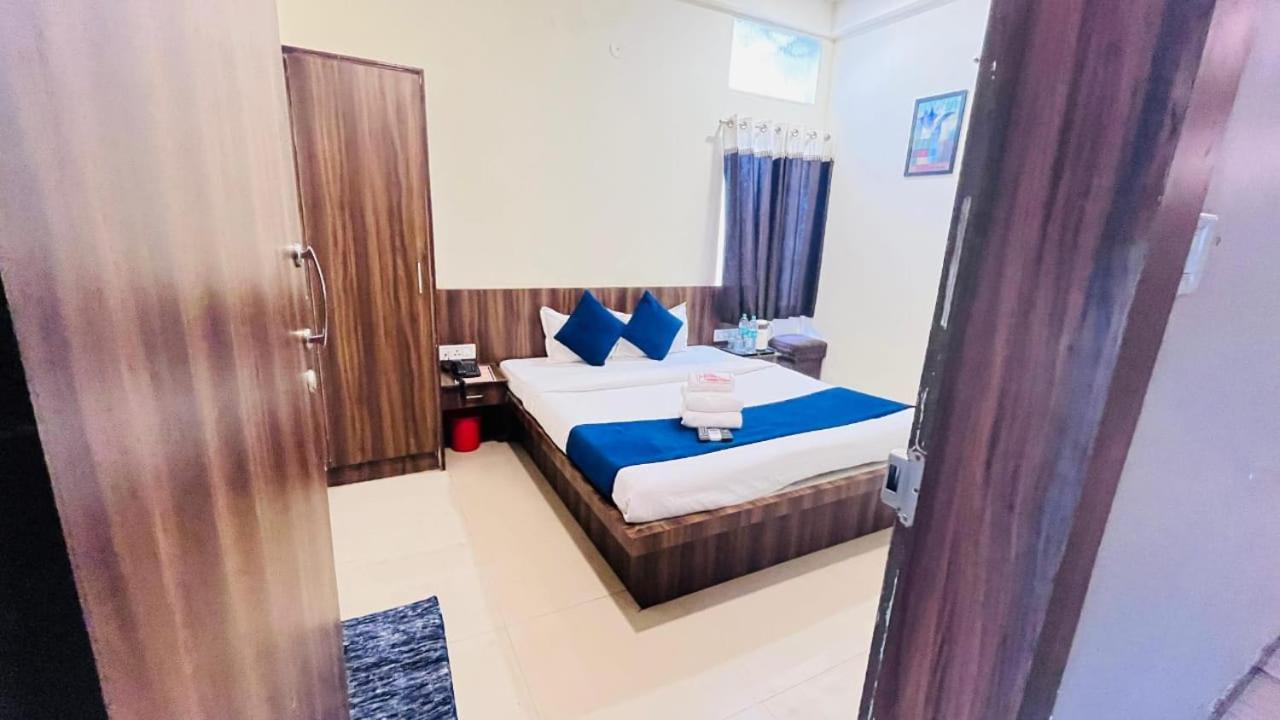 Hotel Ashoka Palace Ujjain Eksteriør bilde